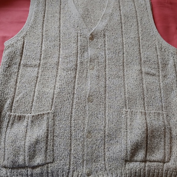 Perry Ellis Sweater Vest - Picture 2 of 7